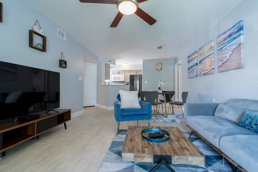 650 Island Club Dr in Indialantic, FL - Building Photo