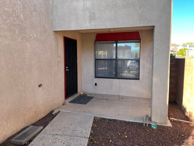 4985 Butte Pl NW in Albuquerque, NM - Foto de edificio - Building Photo