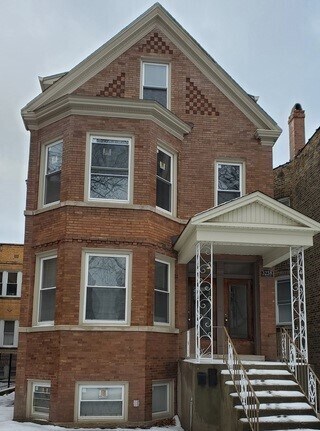3238 N Hamlin Ave in Chicago, IL - Building Photo