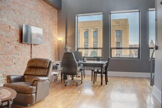 109 W Sycamore St in Kokomo, IN - Building Photo - Building Photo