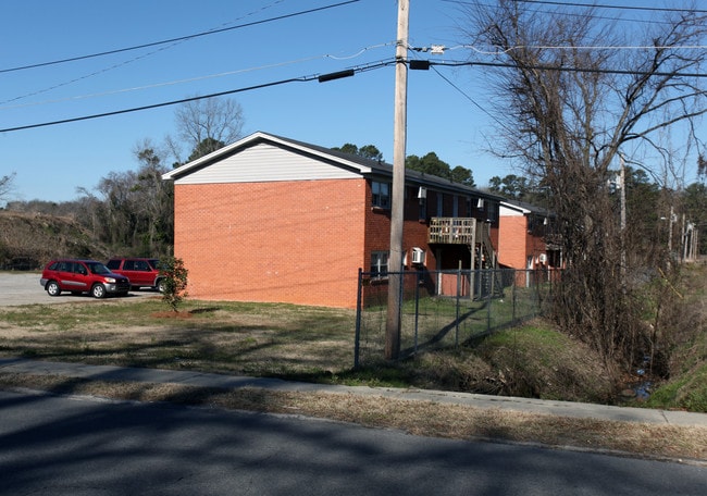 Magnolia Village Apartments in Bennettsville, SC - Building Photo - Building Photo