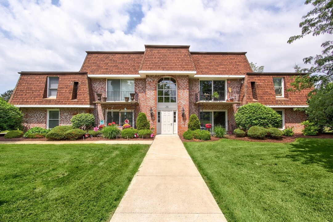 Quakertowne Apartments in Orchard Park, NY - Foto de edificio