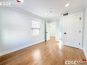 12 Lopez Ave, Unit 1 in Cambridge, MA - Foto de edificio - Building Photo