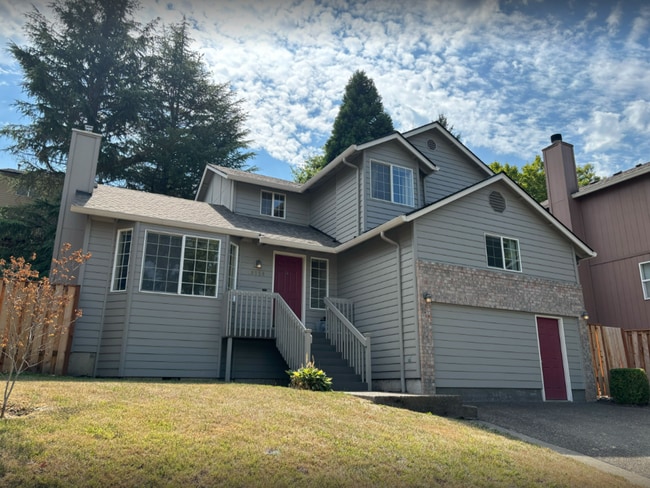 16958 NW Cove Ct in Portland, OR - Building Photo - Building Photo