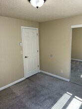 7 Myers Ct in Medford, OR - Foto de edificio - Building Photo