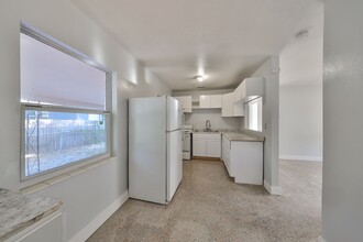 667 25th Ave S, Unit 667 25th Ave S in St. Petersburg, FL - Building Photo - Building Photo