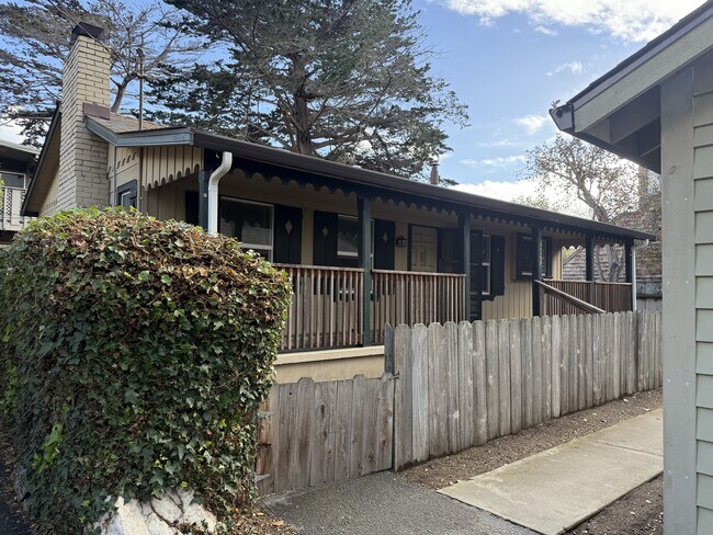 464-472 Ramona Avenue - Monterey