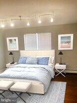 381 Upper Gulph Rd in Wayne, PA - Building Photo