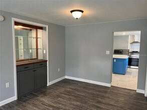 206 James St in Brandon, FL - Building Photo - Building Photo