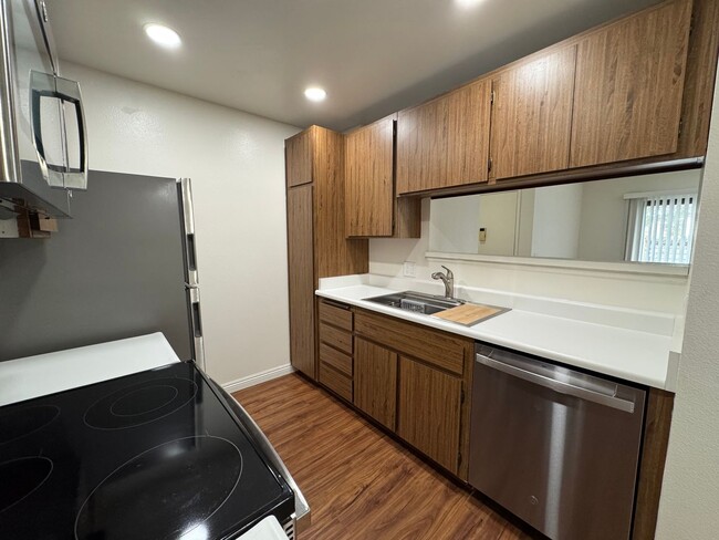 2323 Huntington St in Huntington Beach, CA - Building Photo - Building Photo