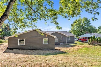 211 Della Ln in Boonsboro, MD - Building Photo - Building Photo