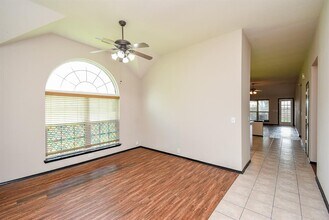 11743 Berkway Trail in Houston, TX - Building Photo - Building Photo