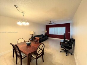 2810 NE 201st Terrace in Miami, FL - Building Photo - Building Photo