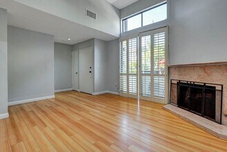 19355 Sherman Way in Los Angeles, CA - Building Photo - Building Photo