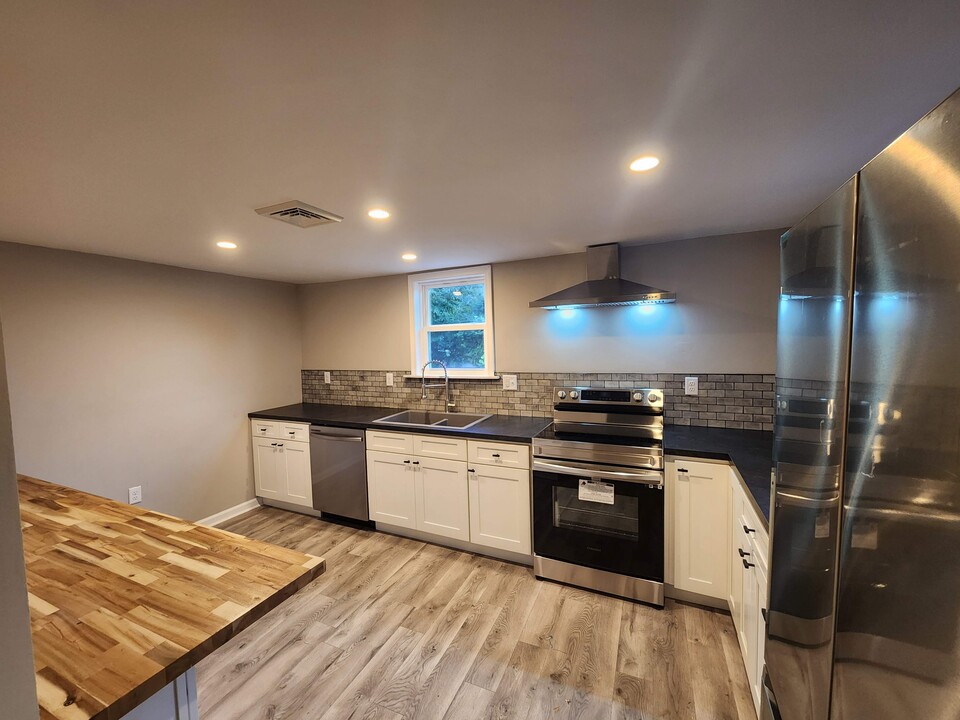 4717 Fox Ave in Niagara Falls, NY - Building Photo
