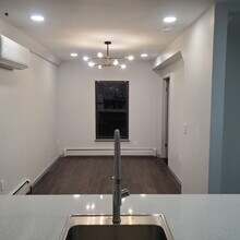 232 1st St, Unit 2 in Jersey City, NJ - Foto de edificio - Building Photo