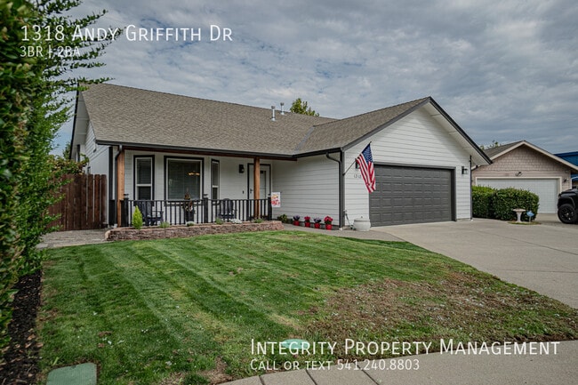 1318 Andy Griffith Dr in Grants Pass, OR - Building Photo - Building Photo