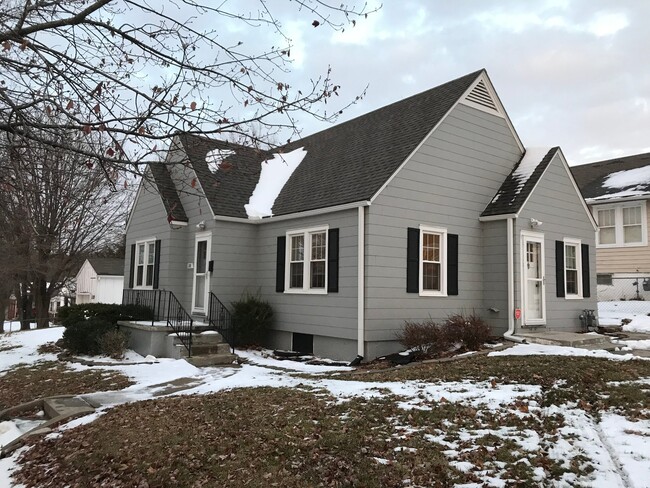 property at 200 N Randolph St