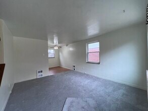 320 San Juan Dr in McKeesport, PA - Building Photo - Building Photo