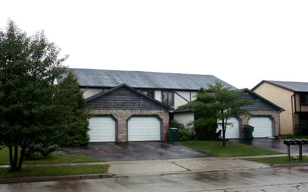 7692 Scofield Ct in Columbus, OH - Building Photo