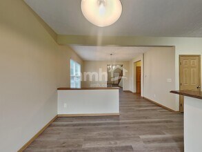 105 Stockard Loop in Delaware, OH - Foto de edificio - Building Photo