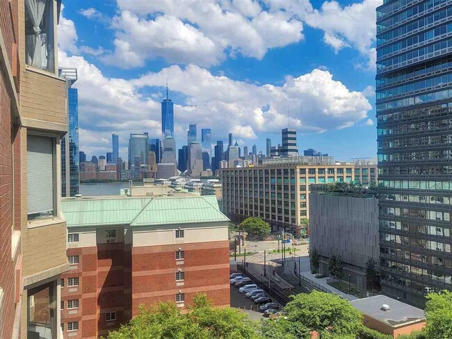 1 2nd St in Jersey City, NJ - Building Photo - Building Photo
