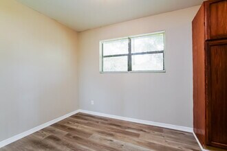 5218 6th St W in Lehigh Acres, FL - Building Photo - Building Photo