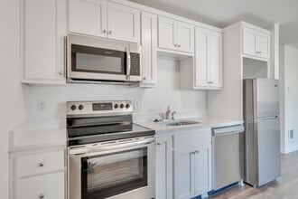 Steele Apartments in Portland, OR - Building Photo - Building Photo