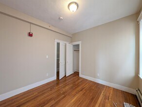 50 Hancock St, Unit 4 in Cambridge, MA - Foto de edificio - Building Photo