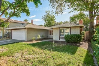 413 Royal Oaks Dr in Vacaville, CA - Building Photo - Building Photo
