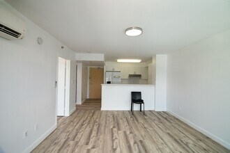 1450 Young St in Honolulu, HI - Building Photo - Building Photo