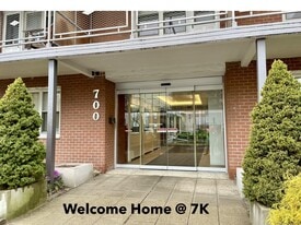 700 Summer St in Stamford, CT - Building Photo