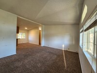 16915 Hickman Ln in Cottonwood, CA - Building Photo - Building Photo