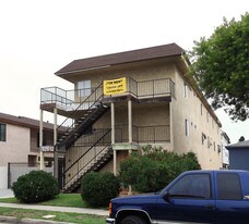 12612 Kornblum Ave in Hawthorne, CA - Building Photo