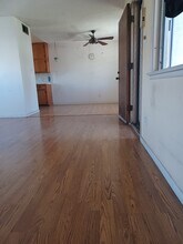 2239 N Frederic St, Unit Upper unit in Burbank, CA - Foto de edificio - Building Photo