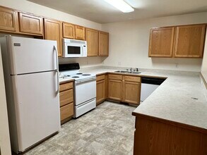 5557 Glenridge Way in Klamath Falls, OR - Building Photo - Building Photo