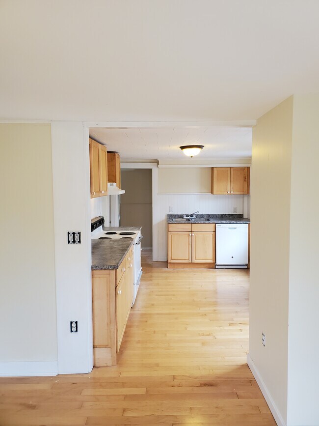 44 School St Rentals in Saco, ME