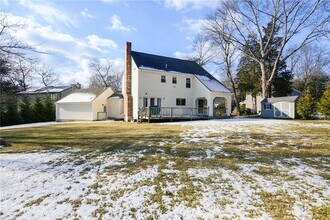 37 Aspen Ct in North Kingstown, RI - Foto de edificio - Building Photo