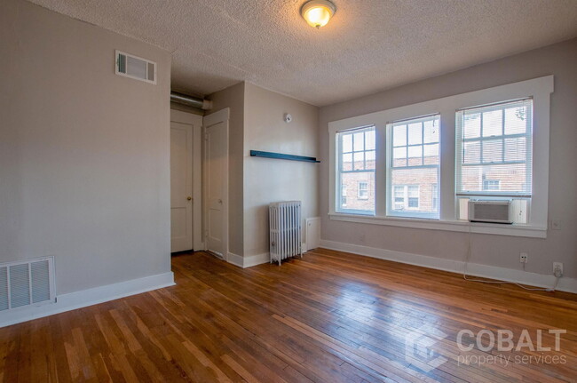 property at 674 Somerset Terrace NE