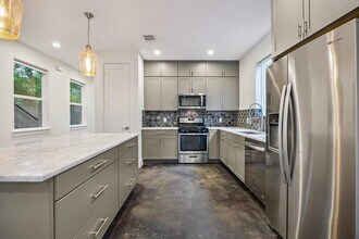 1224 Eleanor St in Austin, TX - Building Photo - Building Photo