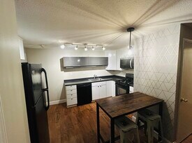 22 7th Ave in Lowell, MA - Building Photo