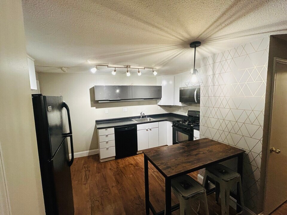 22 7th Ave in Lowell, MA - Building Photo