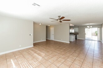 390 Newbury Ct in Henderson, NV - Building Photo - Building Photo