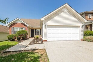 305 Sarna Dr in La Vergne, TN - Building Photo