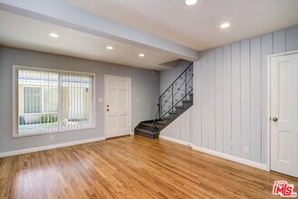 321 Cameron Pl in Glendale, CA - Building Photo - Building Photo