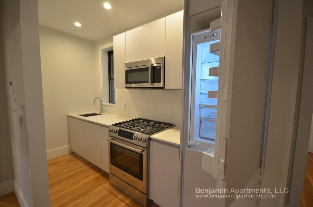 12 Elko St, Unit 4 in Boston, MA - Building Photo
