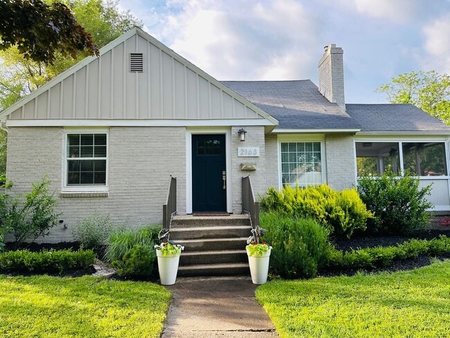 property at 2163 Englewood Dr SE