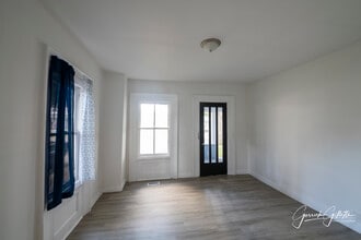 213 N Main St in Sandwich, IL - Building Photo - Building Photo