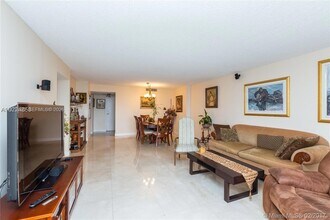 2500 Parkview Dr, Unit 1207 in Hallandale Beach, FL - Building Photo - Building Photo