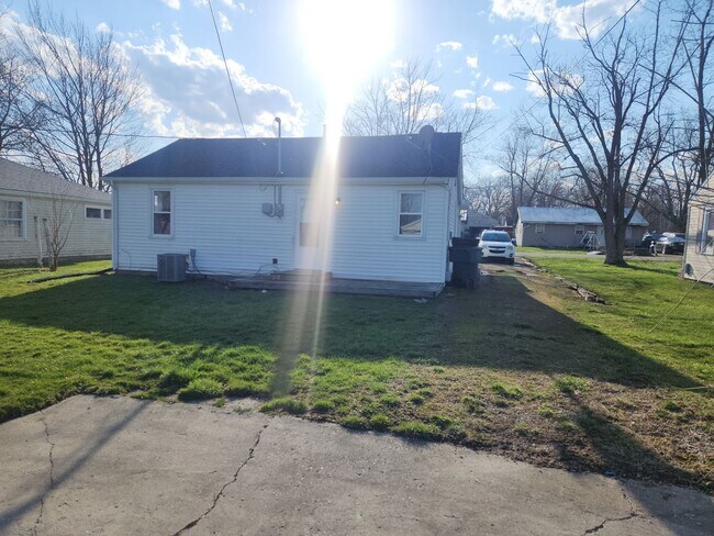2212 N Rector Ave in Muncie, IN - Building Photo - Building Photo